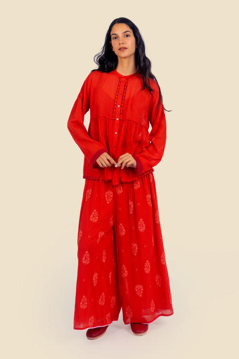 Super wide leg printed pants with contrast color piping
